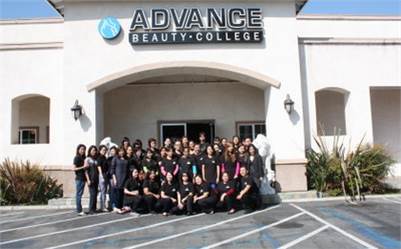 Advance Beauty College tuyển Giáo viên Nail và Front desk